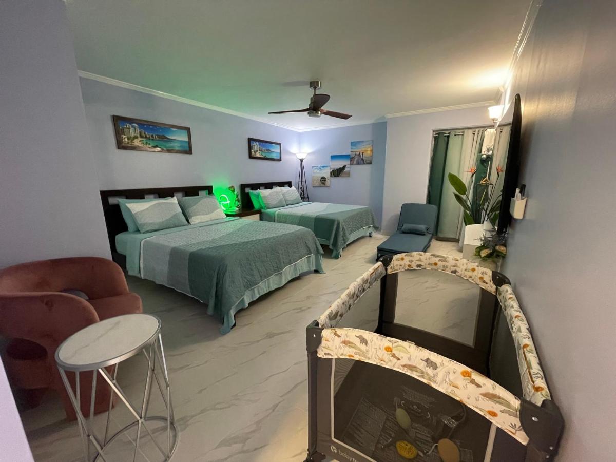 Amazing Waikiki Beach Condo 2Bed2Bath+Free Parking ホノルル エクステリア 写真