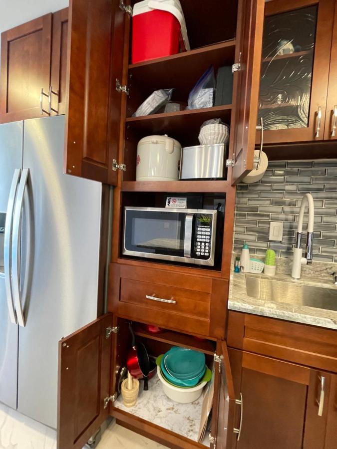 Amazing Waikiki Beach Condo 2Bed2Bath+Free Parking ホノルル エクステリア 写真