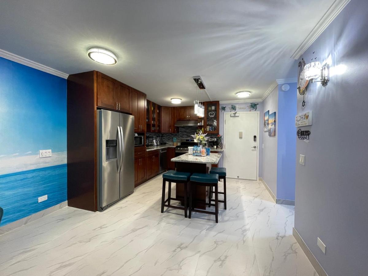 Amazing Waikiki Beach Condo 2Bed2Bath+Free Parking ホノルル エクステリア 写真