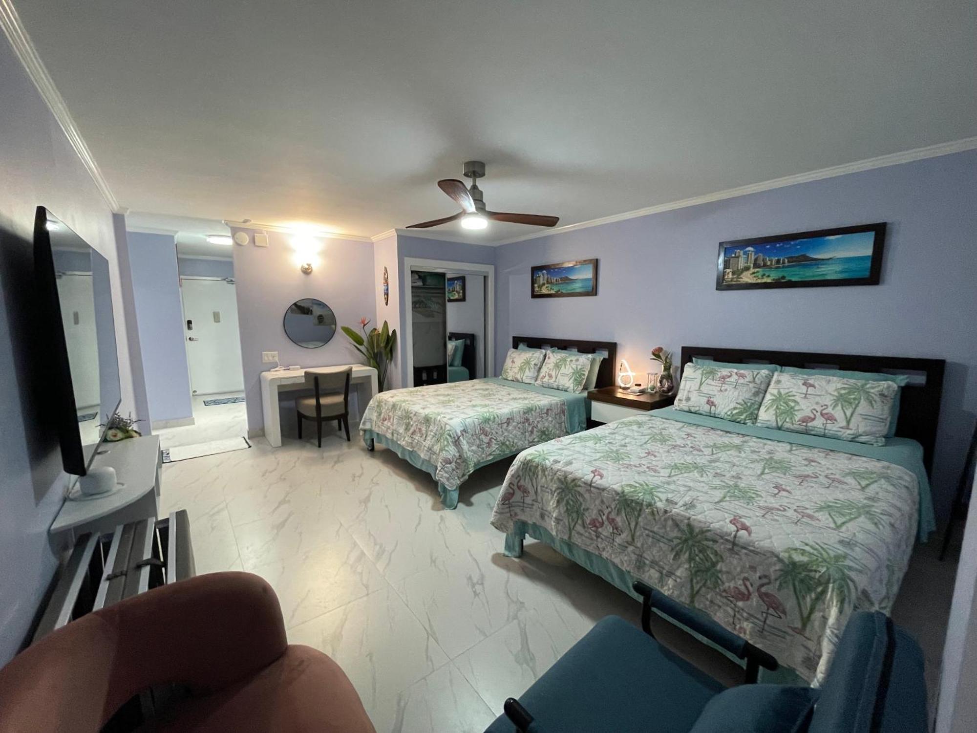 Amazing Waikiki Beach Condo 2Bed2Bath+Free Parking ホノルル エクステリア 写真